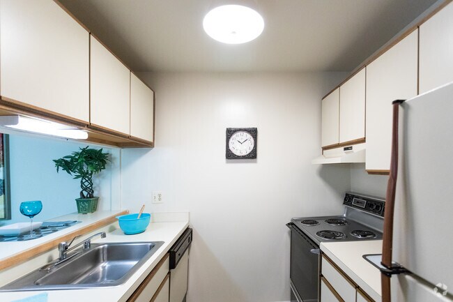 Mansfield Woods Apartments