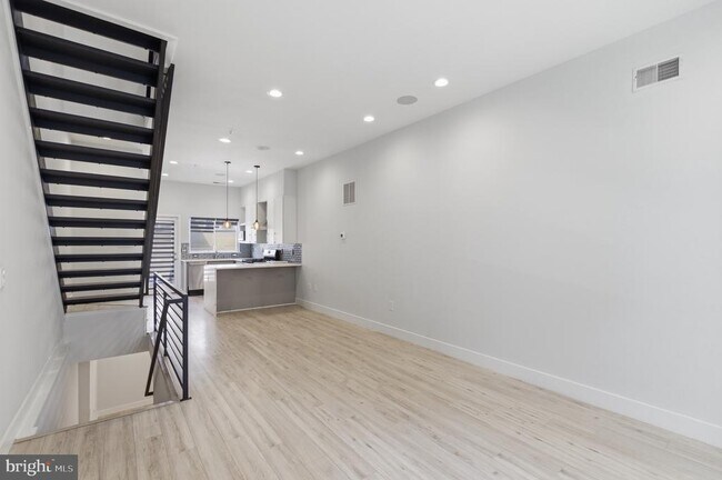 Photo - 1448 N Myrtlewood St