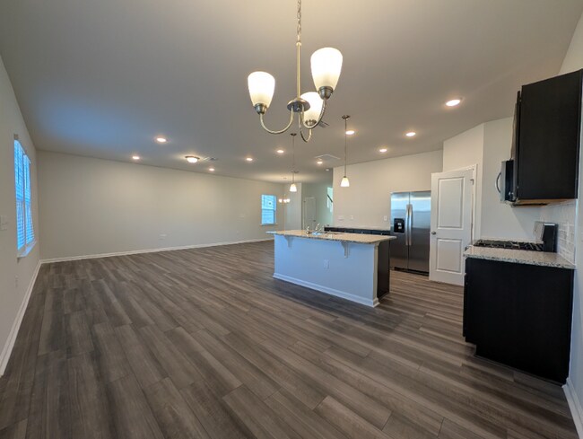 Photo - 525 Prestonfield Wy