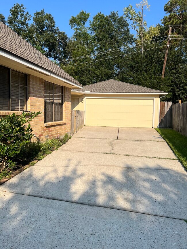 Photo - 3815 Oak Gardens Dr