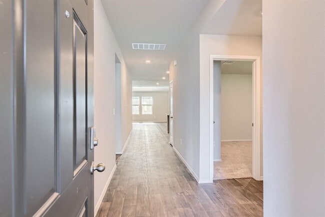 Photo - 6417 Wideleaf Dr