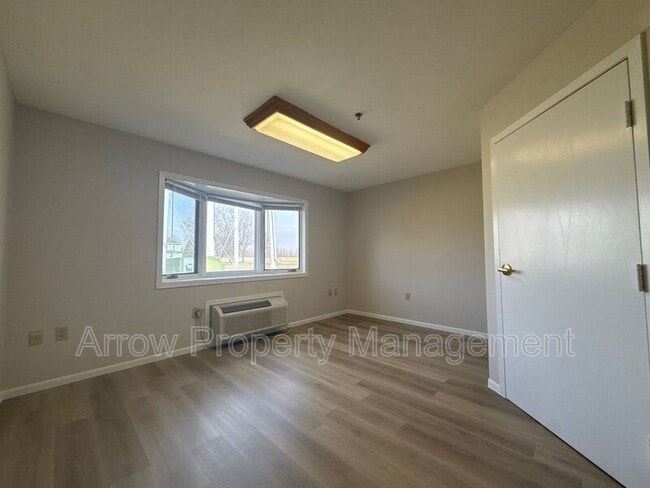 Photo - 180 Poppe Dr