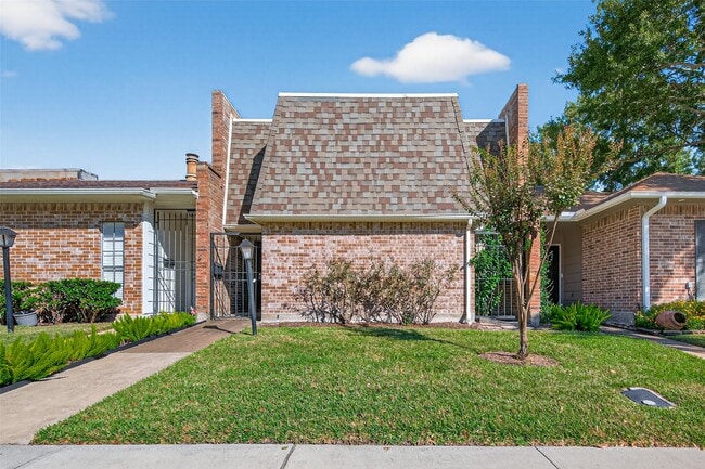 Building Photo - 4426 Basswood Ln