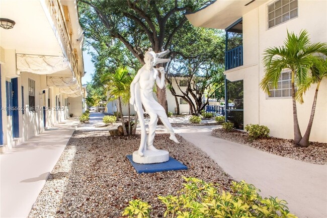 Photo - 8350 SW 65th Ave Unit N4