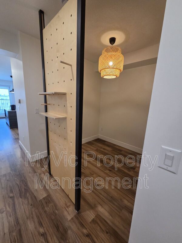 Photo - 8015-8102 102 St NW Unit Bachelor Suite