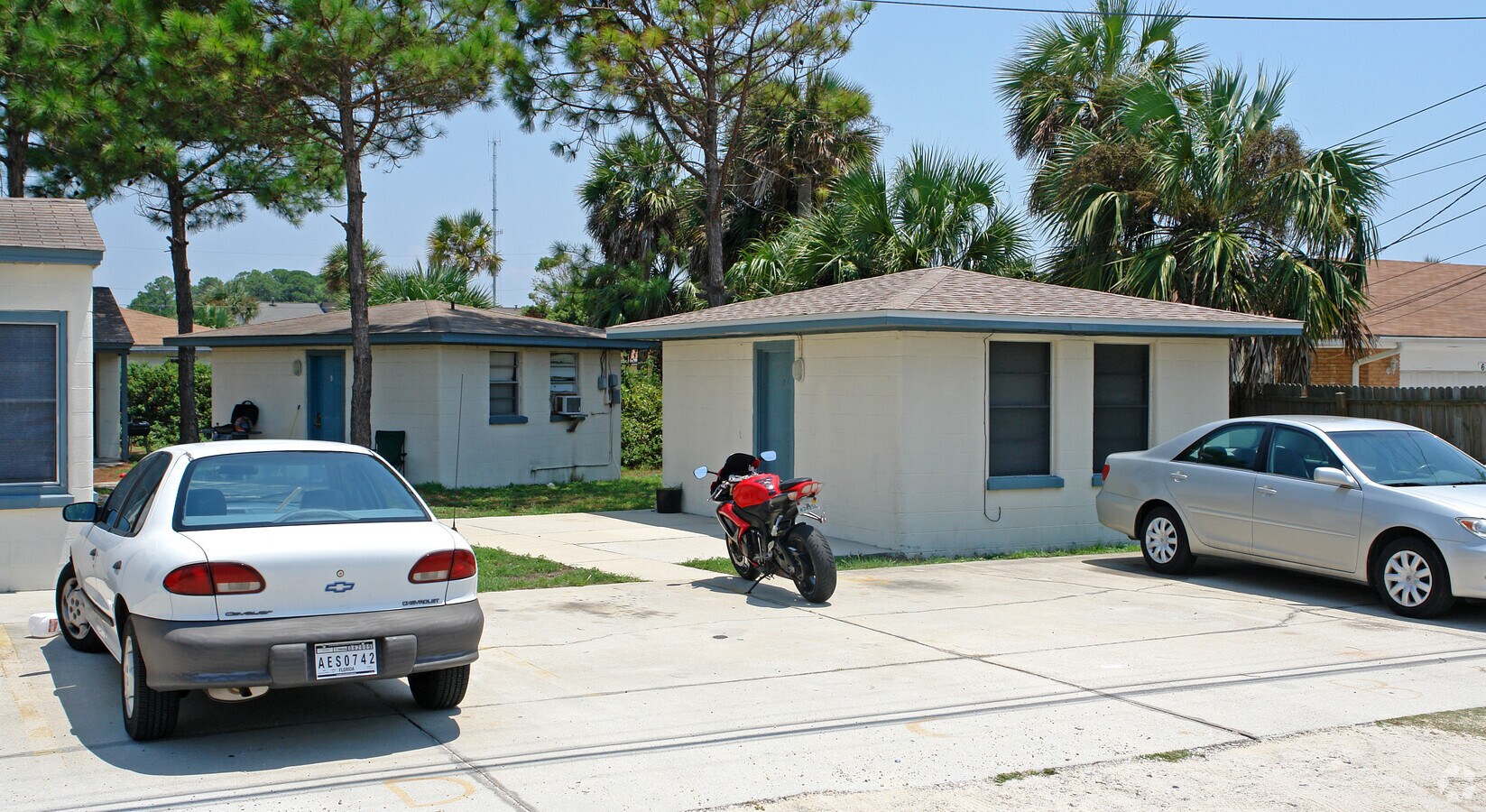 Photo - 617 Gardenia St