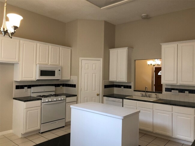 Photo - 818 Oak Lodge Ct