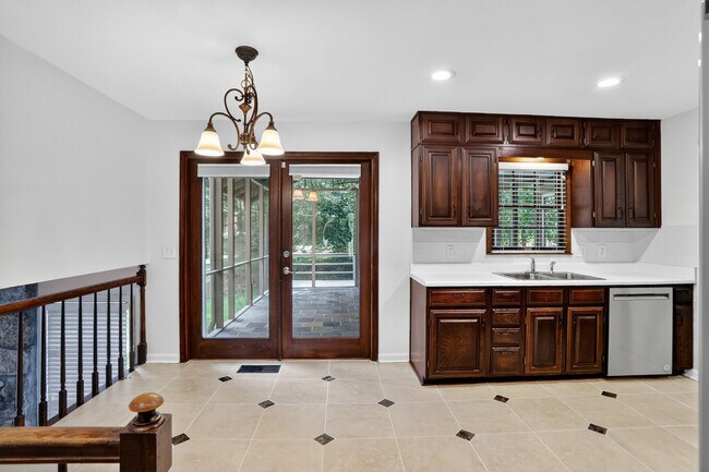 Photo - 447 Cove Dr NE