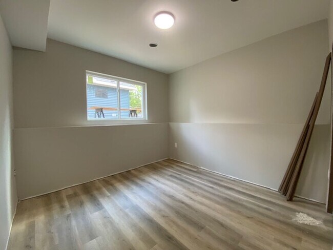 Photo - 1111 High St