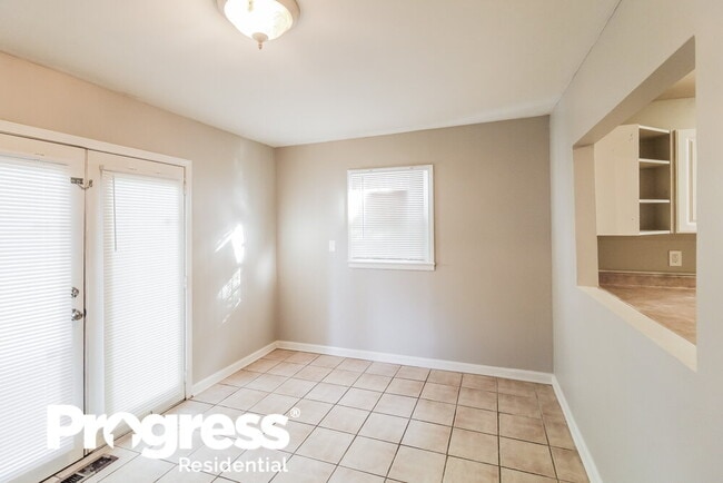 1352 Peachcrest Rd