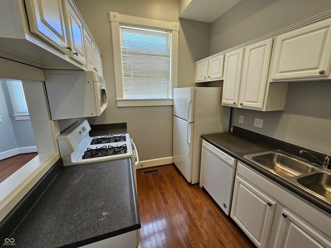 Photo - 916 Alabama St