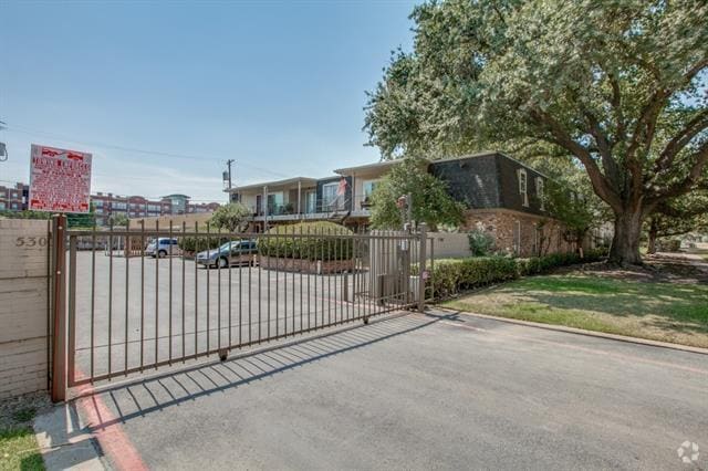 Building Photo - 5303 Fleetwood Oaks Ave Unit 277 Rental