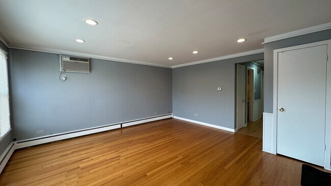 Photo - 6118 W Gunnison St Unit 1