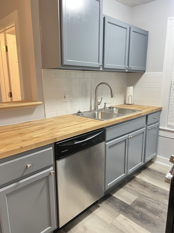 Photo - 987 Montie Rd