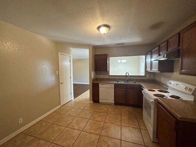 8411 Jaclyn Park
