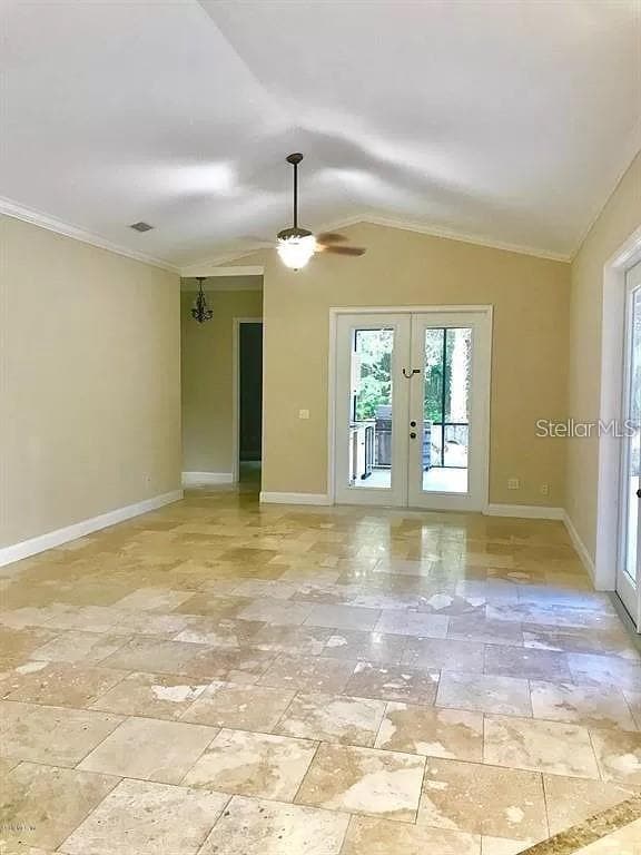 Photo - 561 SE 42nd St
