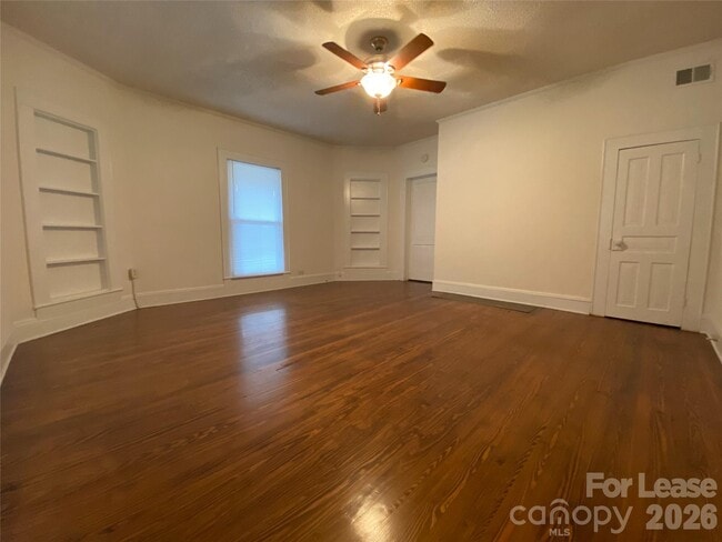 Photo - 405 N Main St Unit #4