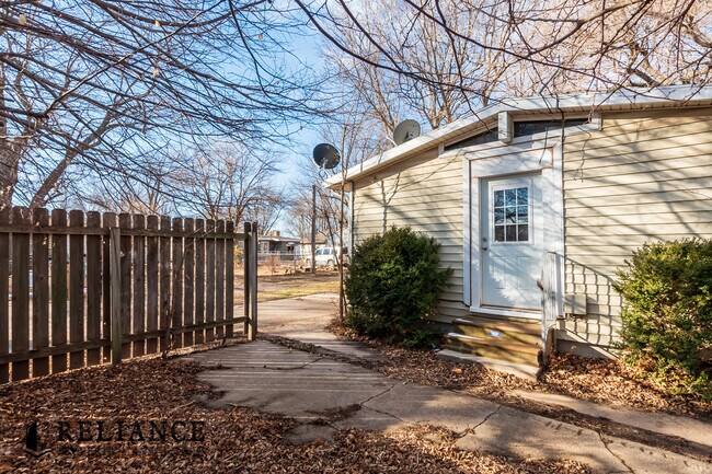 Photo - 207 S Topeka St