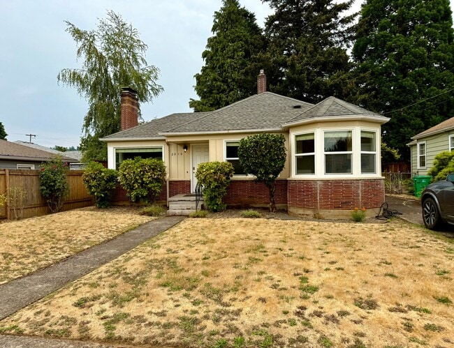 Building Photo - 2010 NE 77th Ave