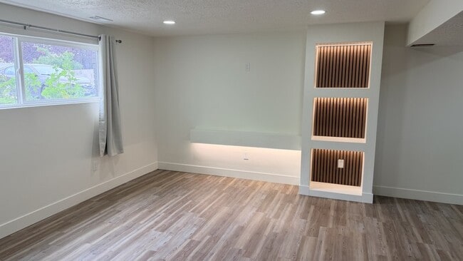 Building Photo - 6531 S 3795 W