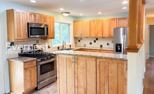 Photo - 380 Martin Dr