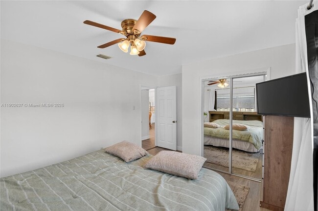 Photo - 554 NW 46th St