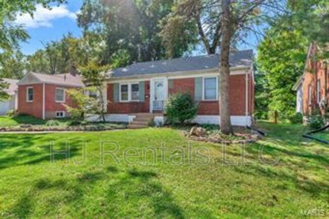 1305 S New Florissant Rd