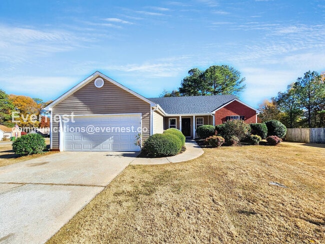 Building Photo - 511 White Oak Dr