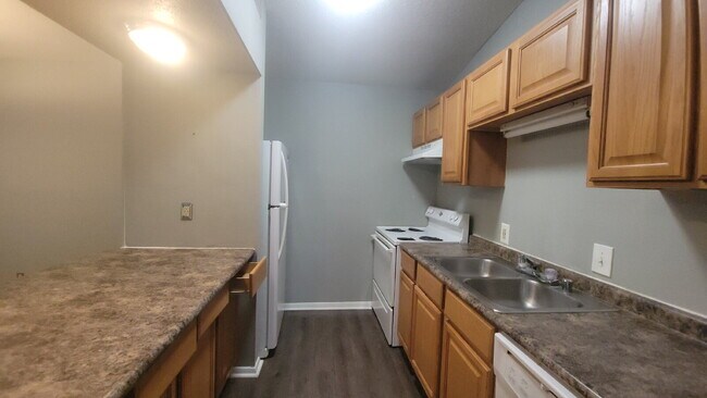 Photo - 900 Candlewood Dr NW Unit D