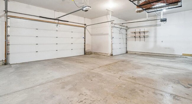 Photo - 4 Bed 3.5 Bath House for Rent! Appliances, Lawncare and Snow Removal included!!!