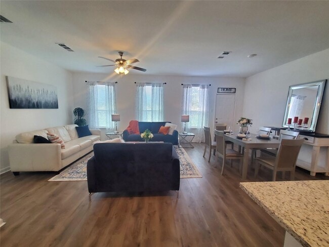 Building Photo - 11235 Beverley Pk St Rental
