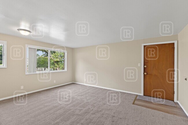 Photo - 504 S Madison St Unidad 3