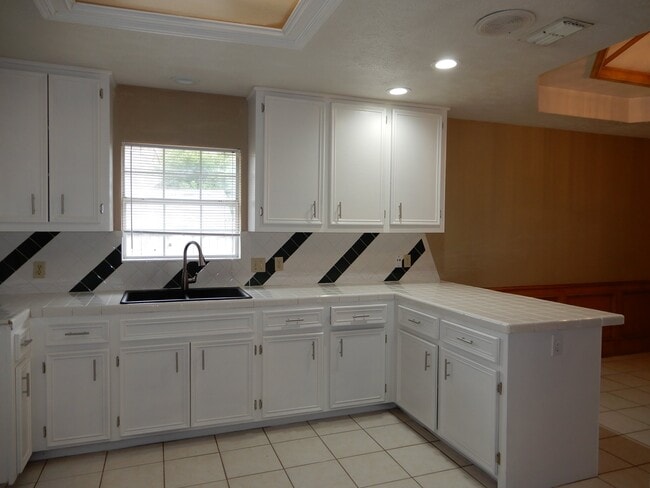 Photo - 512 E Yarrow Ave