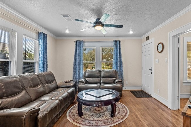 Photo - 1526 Lawson St