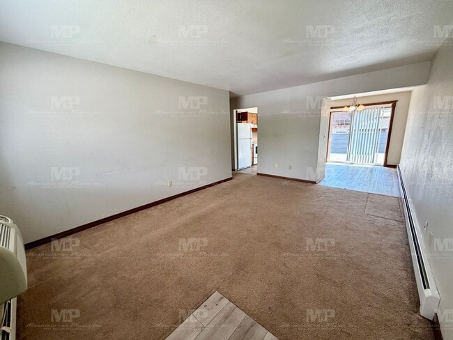 Photo - 1628 Azalea Dr
