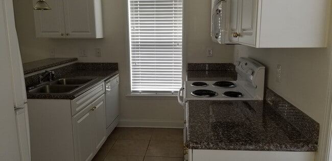 300 Sea Knight Ln