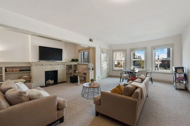 Photo - 2311 W Wisconsin Ave Unit 06