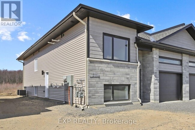 Photo - 230 Cypress St