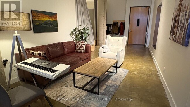 Photo - 90 Sumach St Unit 406