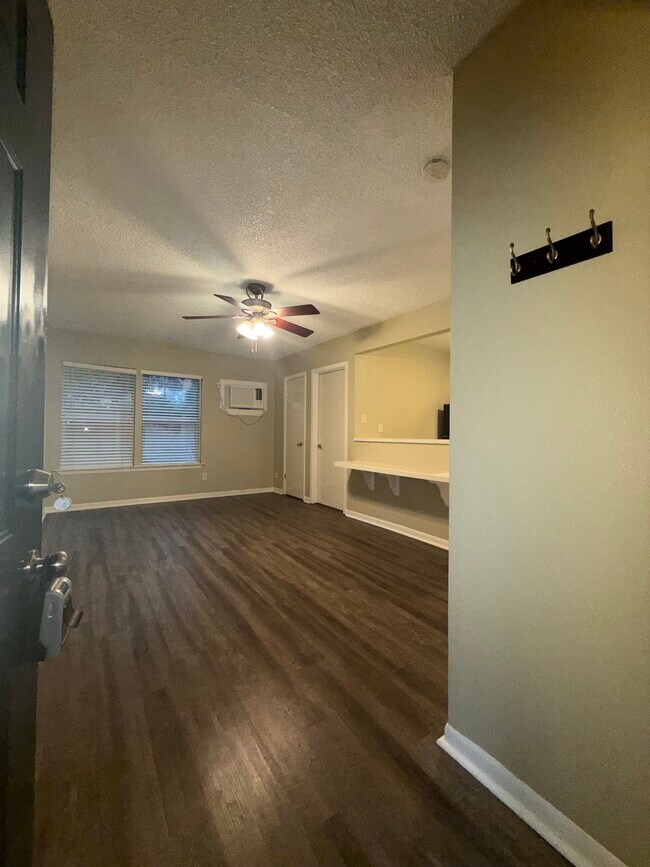 Photo - 709 W 26th St Unit 4