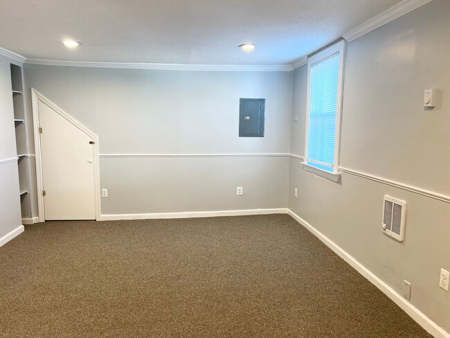 Photo - 204 S Main St Unit Studio Efficiency Apt