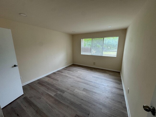 Photo - 5801 Quantrell Ave Unit L9