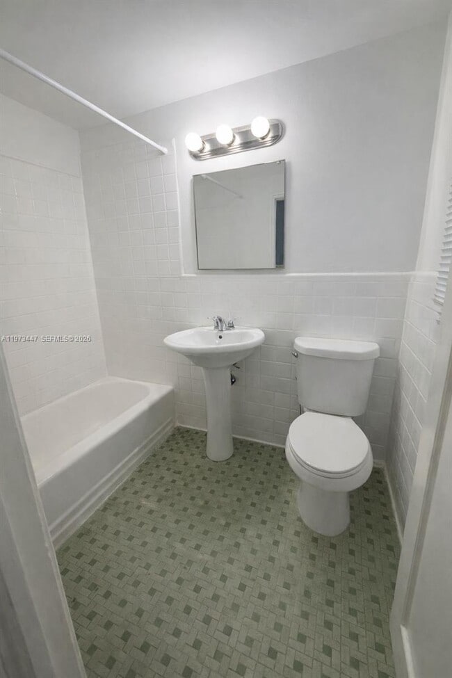 Photo - 7921 West Dr Unit 2