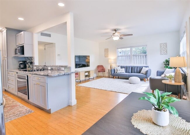 Photo - 2181 Hyde Park St