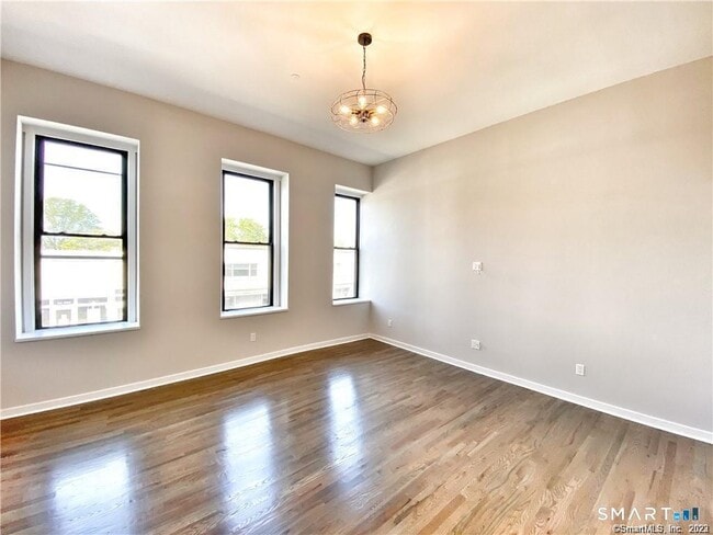 Photo - 39 Wall Street Unit 6