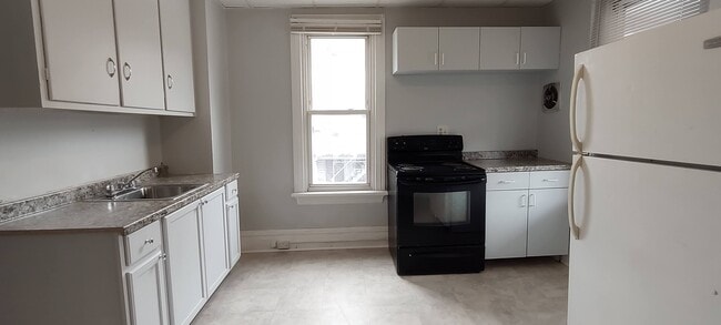 Building Photo - 20 N 4th St Unit 2