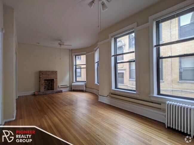 Building Photo - 1212 N Dearborn St Rental