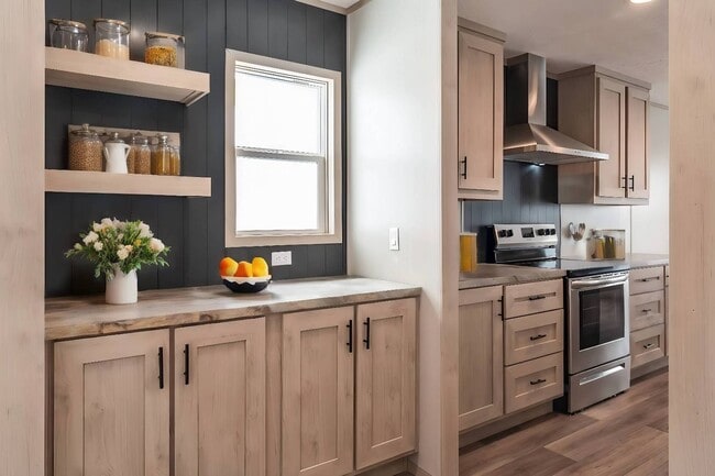 Photo - 1800 Oak Grove Rd E