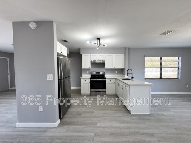 Photo - 3028 Clewiston St