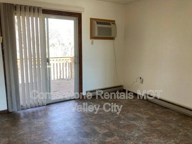 Photo - 804 11th St NW